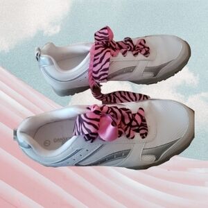 Danskins Now Shoes Size 7